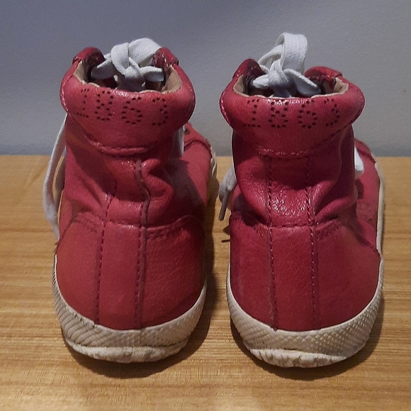 Frye Fuscia Sneakers Size 7 - Picture 3 of 4